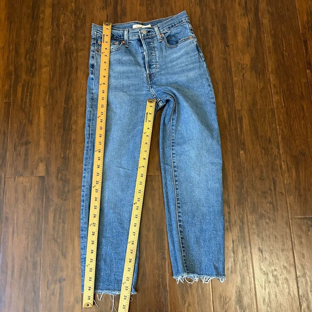 LEVI'S Wedgie Straight Jeans Blue Cropped Cut-Off High Rise Button Fly - Picture 13 of 14
